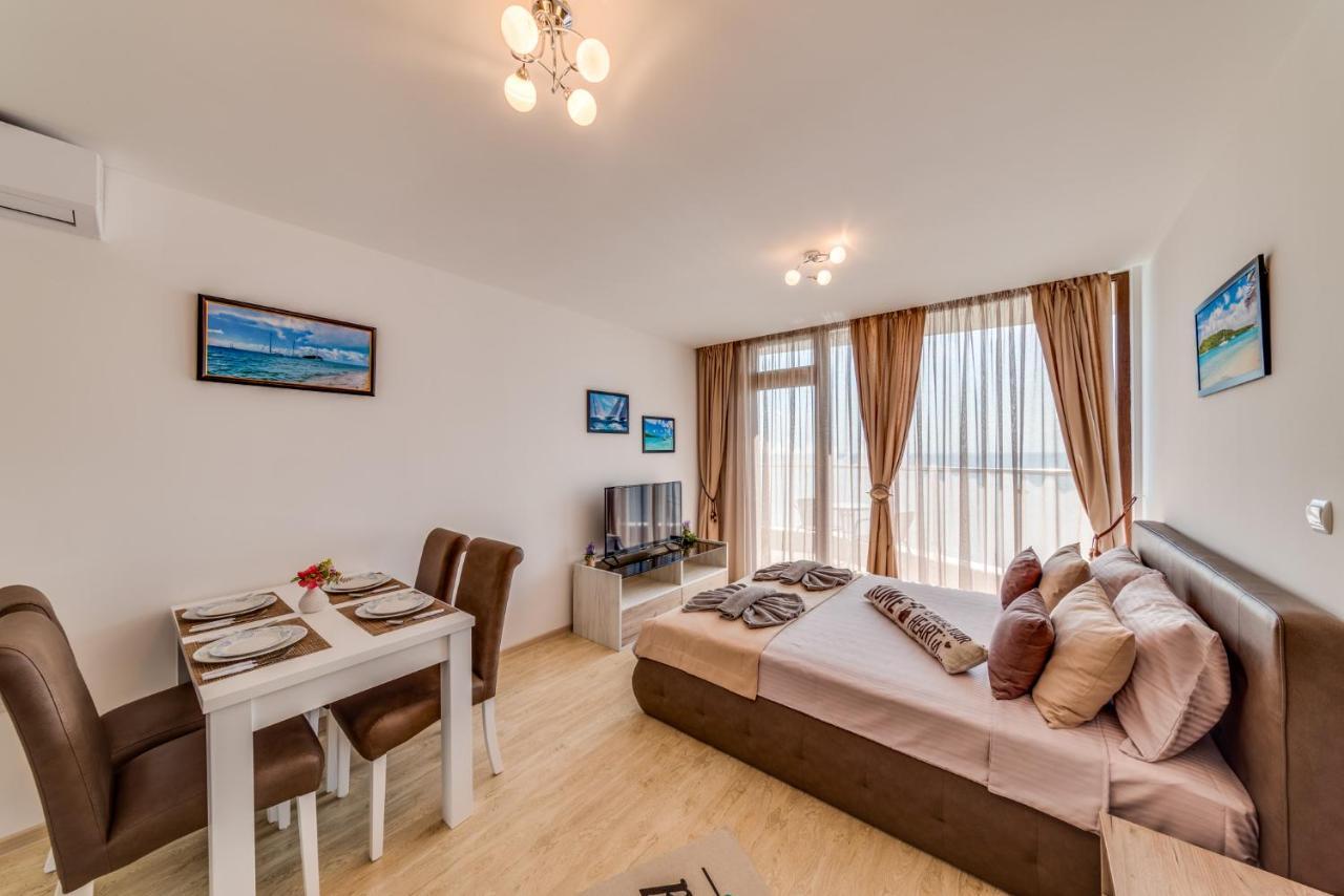 Apartcomplex Golden Bay Ravda Buitenkant foto