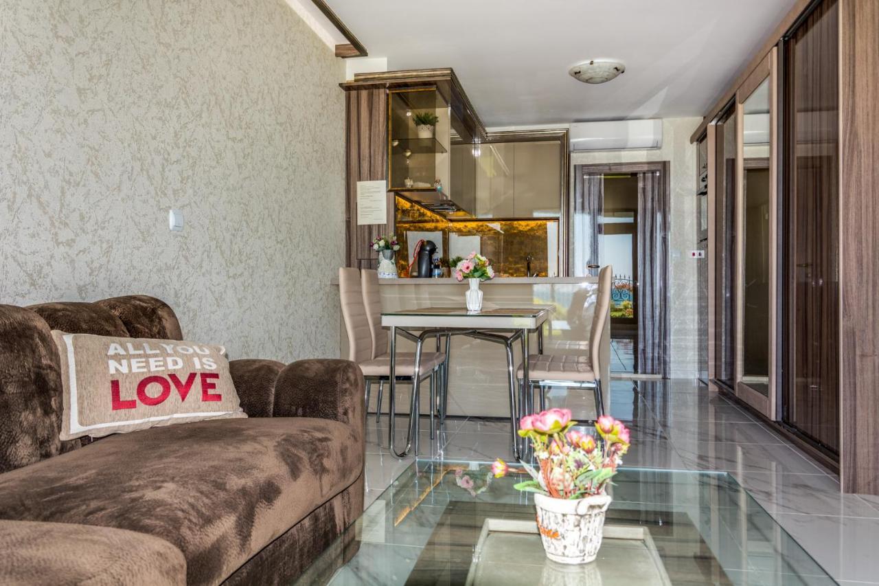 Apartcomplex Golden Bay Ravda Buitenkant foto