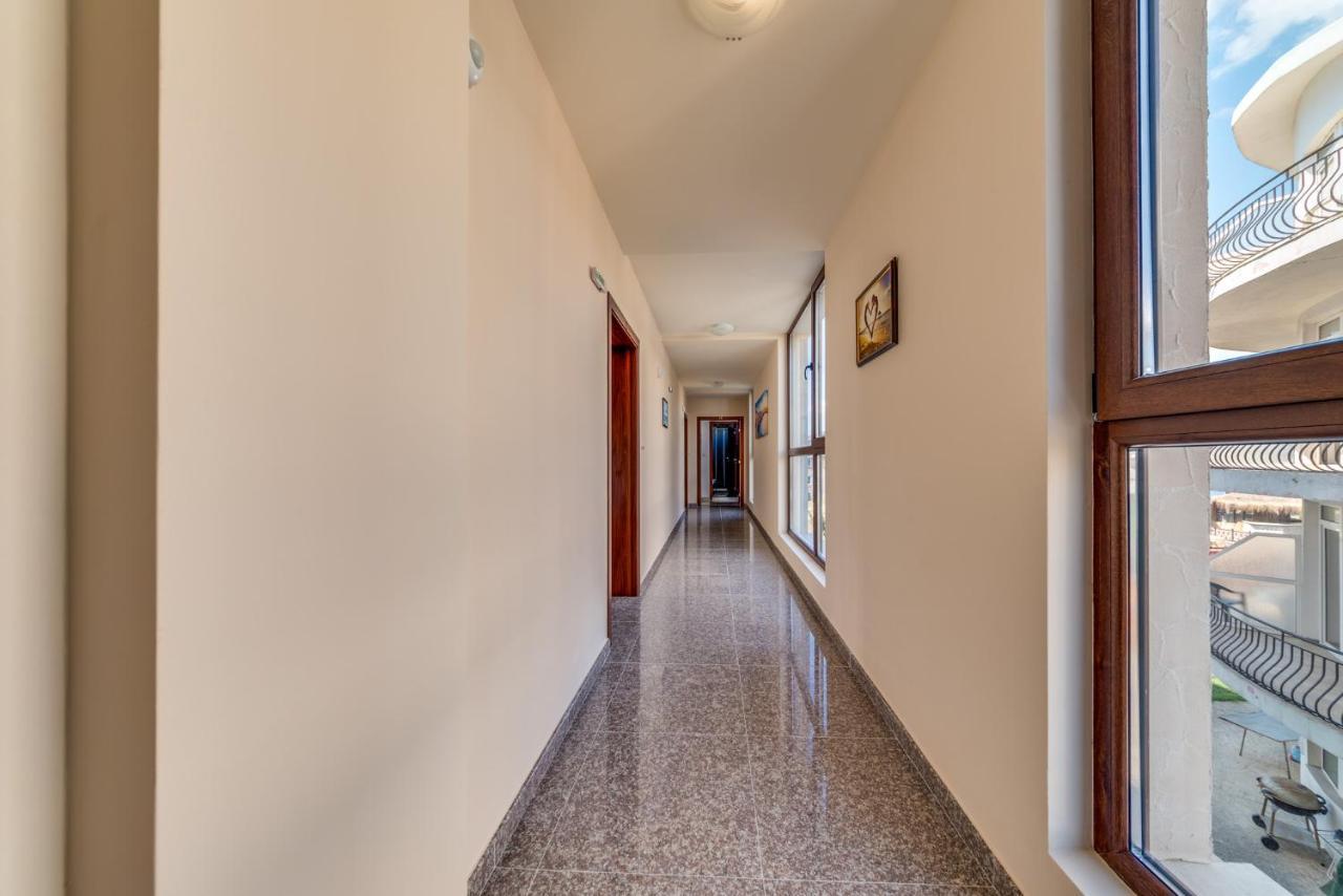 Apartcomplex Golden Bay Ravda Buitenkant foto