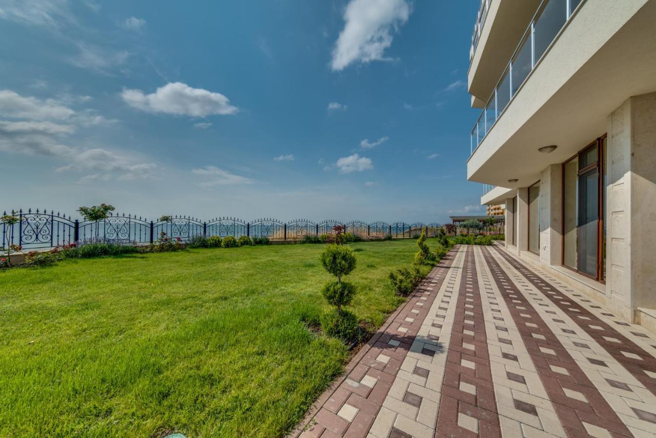 Apartcomplex Golden Bay Ravda Buitenkant foto