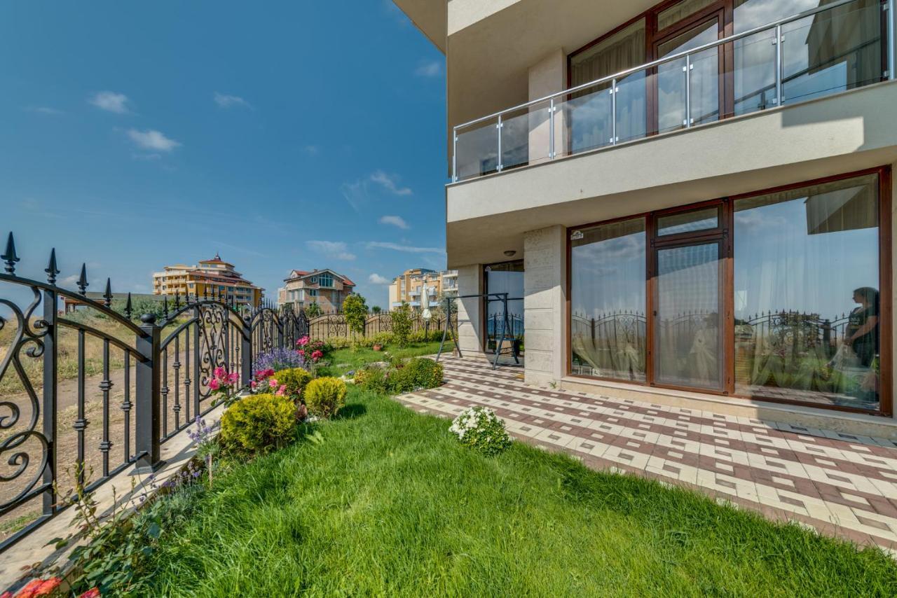 Apartcomplex Golden Bay Ravda Buitenkant foto