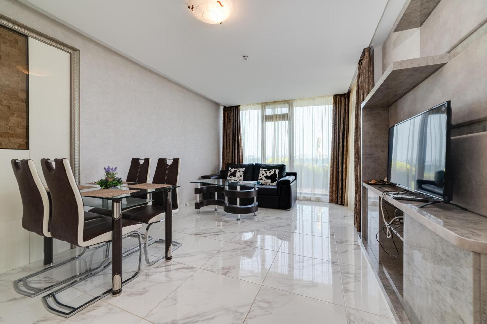 Apartcomplex Golden Bay Ravda Buitenkant foto