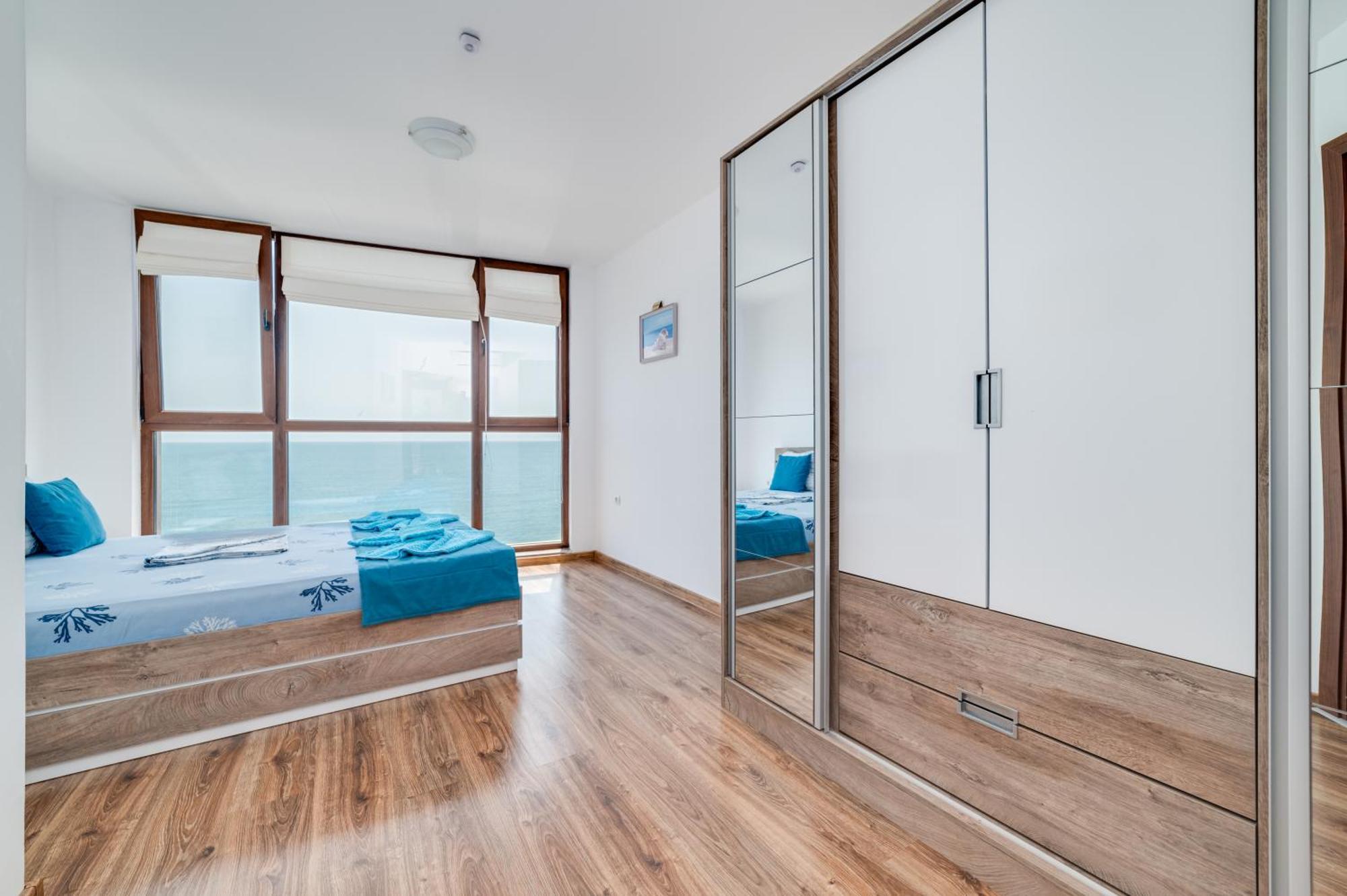 Apartcomplex Golden Bay Ravda Buitenkant foto